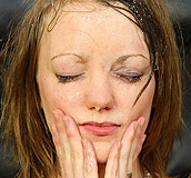 Leihla Leionni Gets A Cumshot Facial